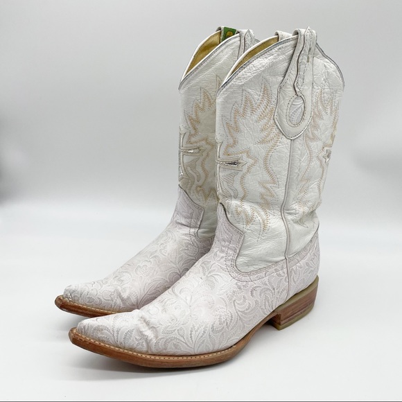 Old Corral Western White Cross Boots. - Picture 3 of 12